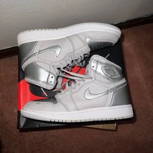 Jordan 1 Japan Youth 4.5 fits like woman’s 6.5